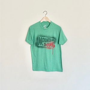 Mountain Dew Graffiti Spray Logo Graphic Green T Shirt Adult size Medium